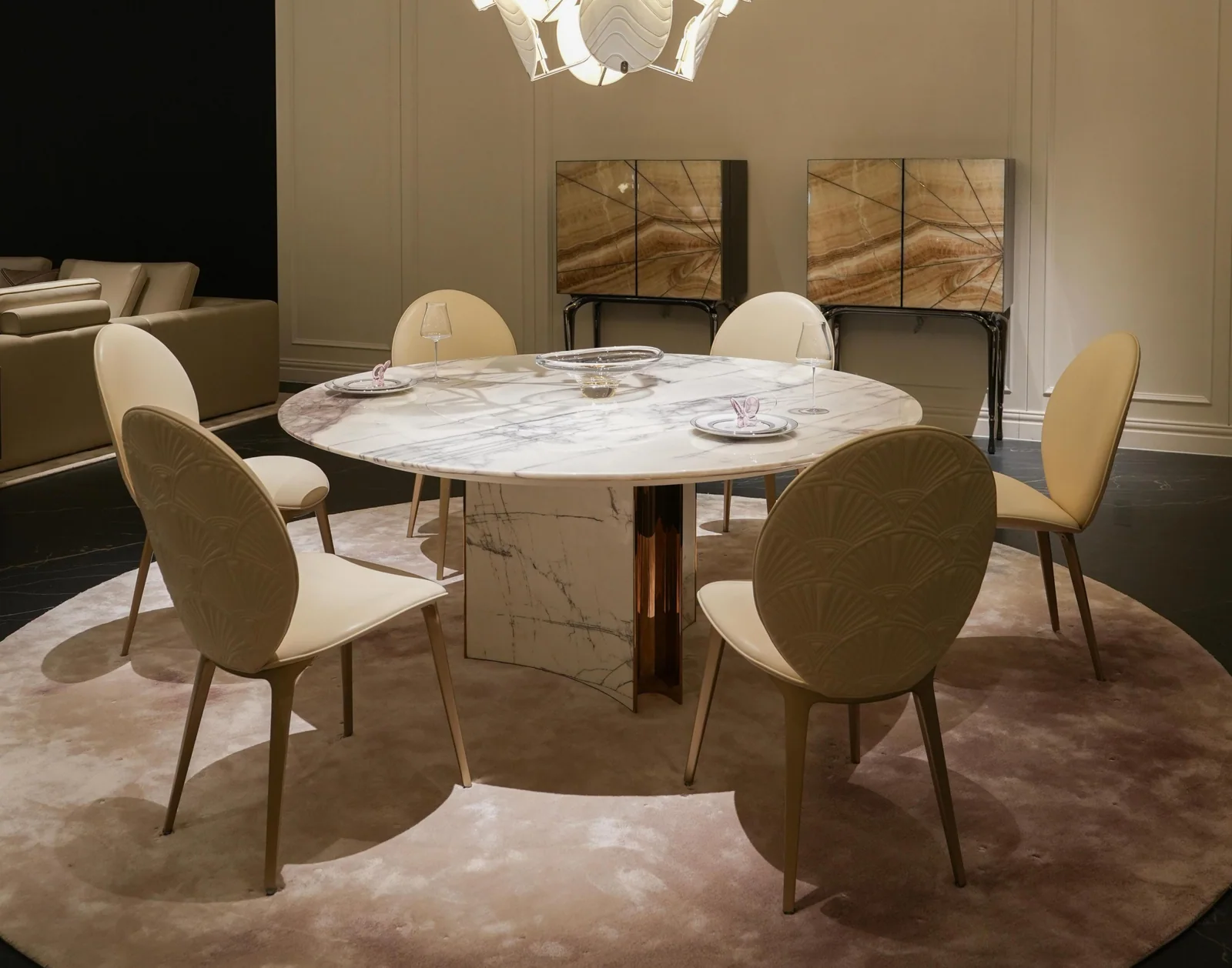 Dining tables & sets
